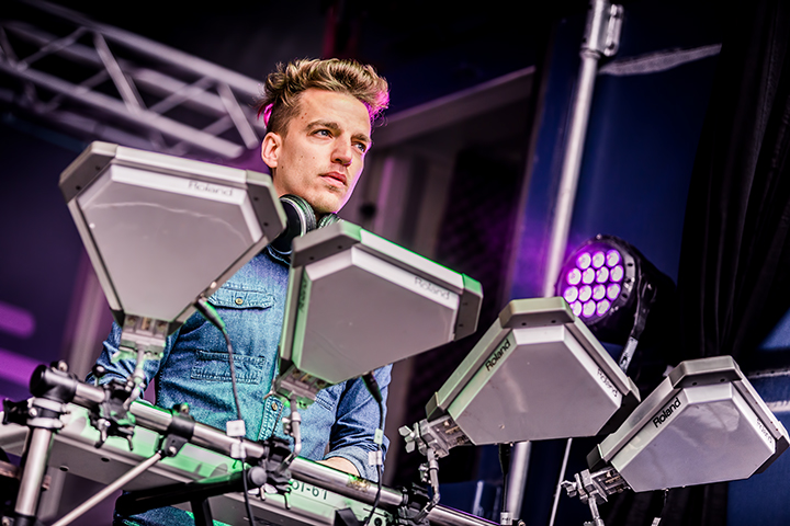 Feest podium - dag 2 @ Maanrock 2014, picture 3, photographed by Elke Briers - FrontView Magazine