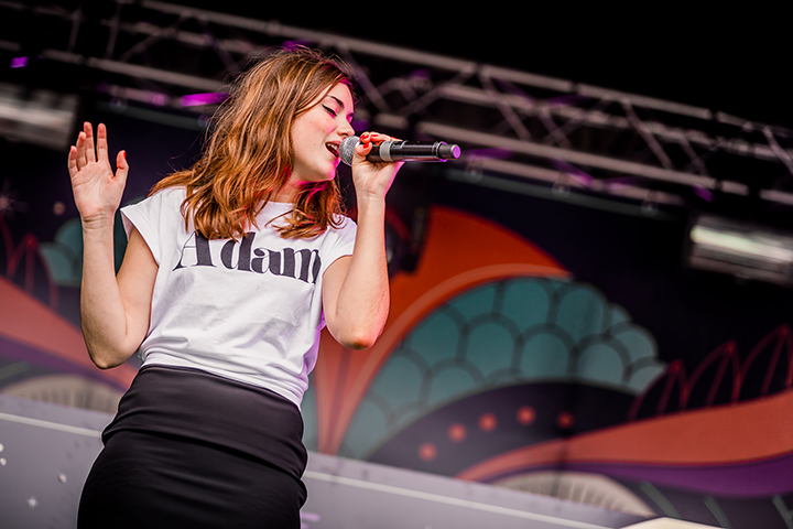 Feest podium - dag 2 @ Maanrock 2014, picture 4, photographed by Elke Briers - FrontView Magazine