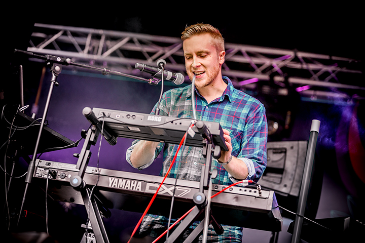 Feest podium - dag 2 @ Maanrock 2014, picture 5, photographed by Elke Briers - FrontView Magazine