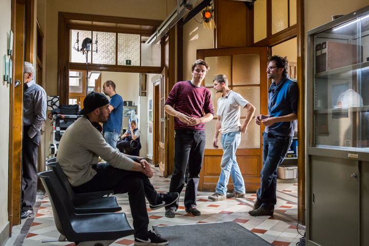 Setbezoek verfilming: "Black" @ Colignonplein Schaarbeek, foto 75, foto's door Guy Danneels - FrontView Magazine