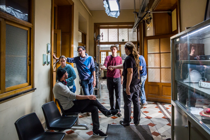 Setbezoek verfilming: "Black" @ Colignonplein Schaarbeek, foto 76, foto's door Guy Danneels - FrontView Magazine