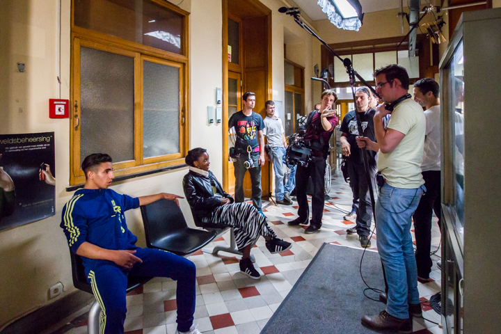 Setbezoek verfilming: "Black" @ Colignonplein Schaarbeek, foto 79, foto's door Guy Danneels - FrontView Magazine
