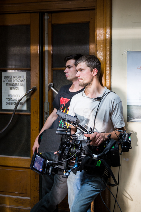 Setbezoek verfilming: "Black" @ Colignonplein Schaarbeek, foto 85, foto's door Guy Danneels - FrontView Magazine