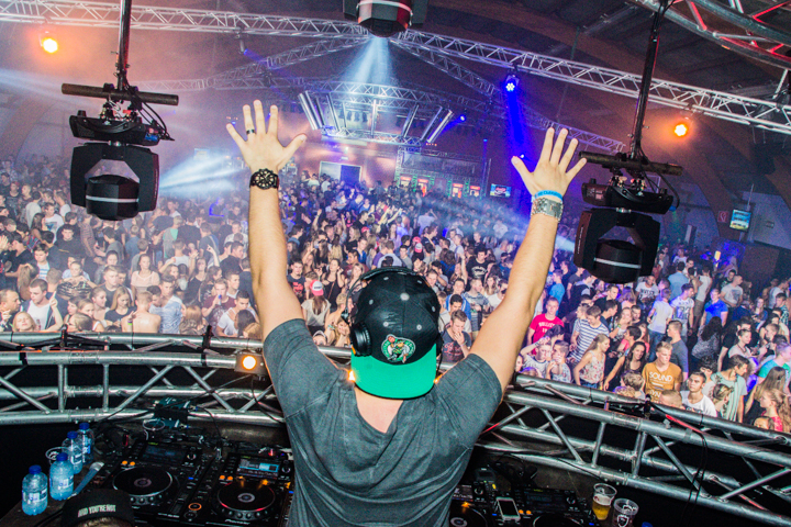 Clubber Fever Summer Edition @ Hulshout, picture 116, photographed by Tom Van Tongerloo - FrontView Magazine