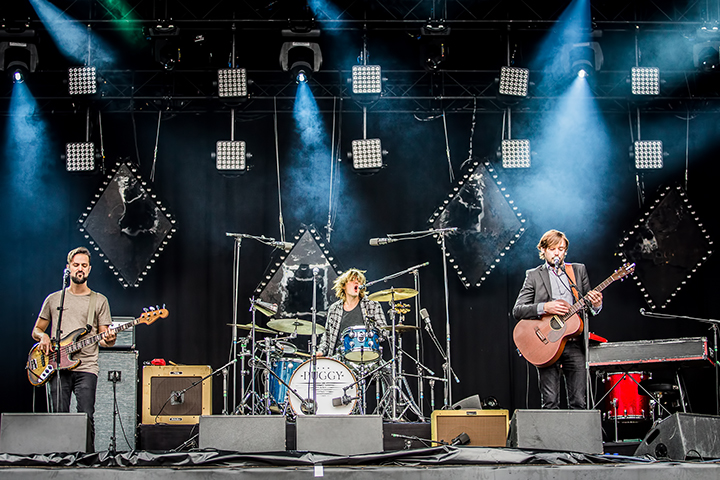Puggy @ Maanrock 2014, picture 7, photographed by Elke Briers - FrontView Magazine