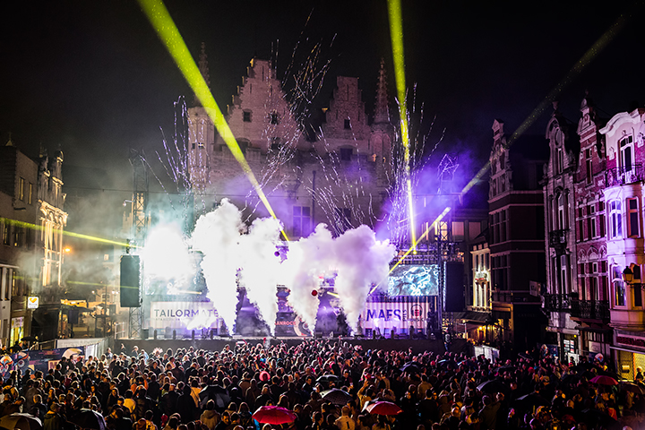 Feest podium - dag 3 @ Maanrock 2014, picture 7, photographed by Elke Briers - FrontView Magazine