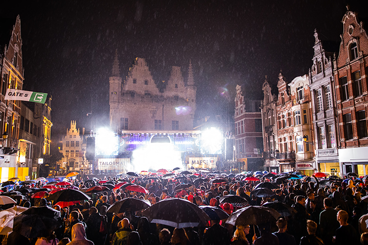 Feest podium - dag 3 @ Maanrock 2014, picture 8, photographed by Elke Briers - FrontView Magazine