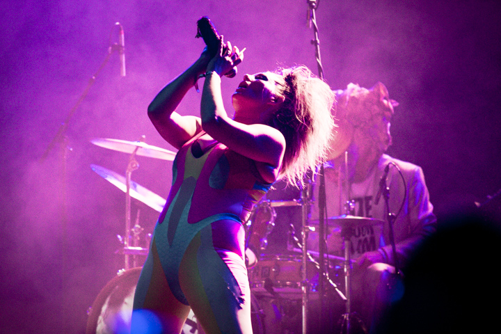 Kenji Minogue @ Crammerock 2014, picture 3, photographed by Tom Stessens - FrontView Magazine