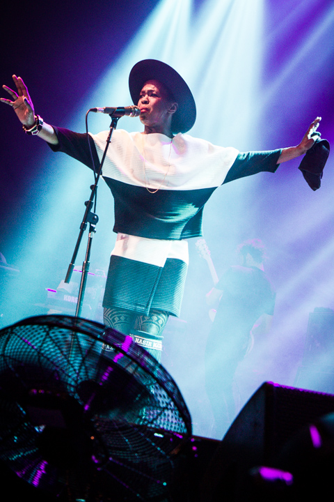 Ms. Lauryn Hill @ Crammerock 2014, picture 20, photographed by Tom Stessens - FrontView Magazine