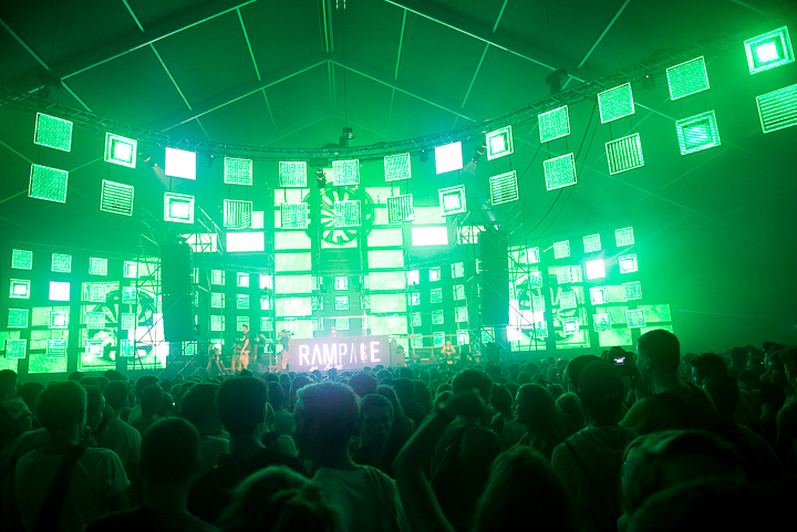 Laundry Day 2014 deel 3, foto 16, foto's door Youri Vanlommel, Charlotte Meuldermans - FrontView Magazine