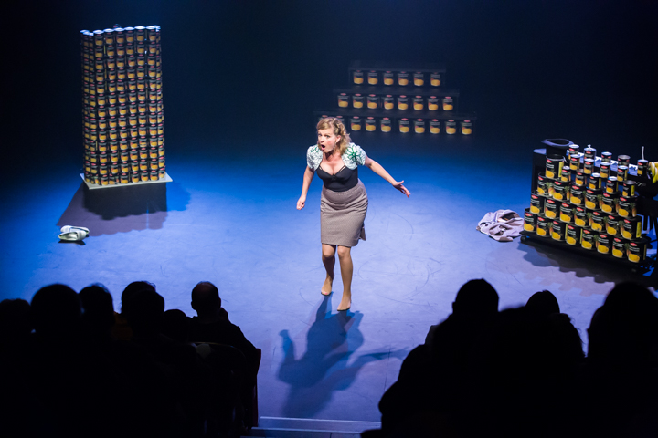 Nele Goossens: " 't Zal wel zijn " @ Fakkelteater, picture 11, photographed by Guy Danneels - FrontView Magazine