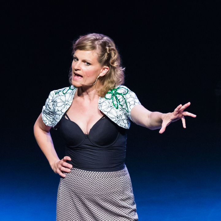 Nele Goossens: " 't Zal wel zijn " @ Fakkelteater, picture 15, photographed by Guy Danneels - FrontView Magazine