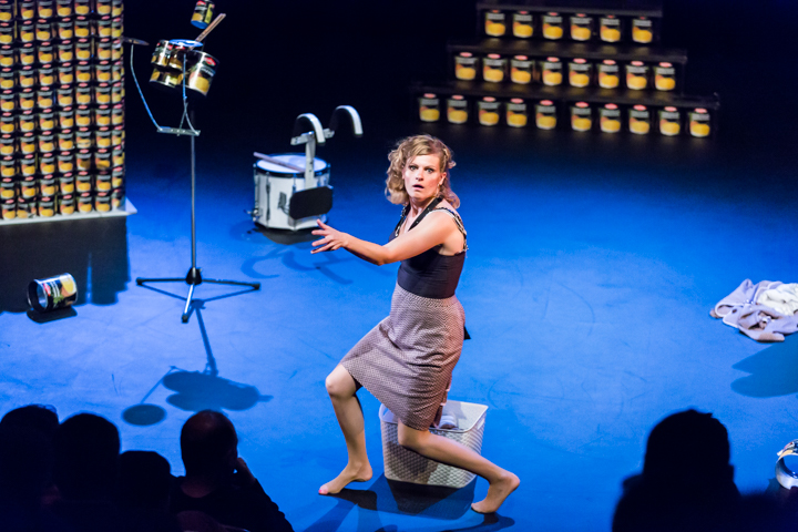 Nele Goossens: " 't Zal wel zijn " @ Fakkelteater, picture 52, photographed by Guy Danneels - FrontView Magazine