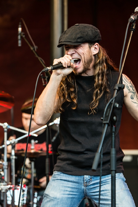 Iese Daase @ OlensFest 2014, picture 4, photographed by Edwin Houdevelt - FrontView Magazine