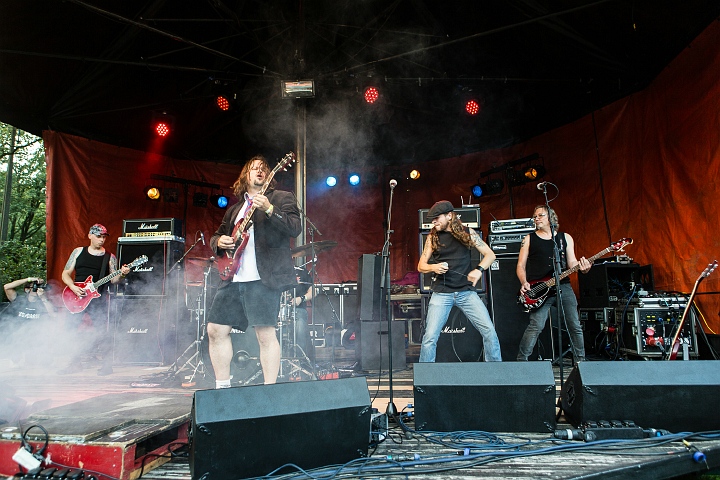 Iese Daase @ OlensFest 2014, picture 6, photographed by Edwin Houdevelt - FrontView Magazine