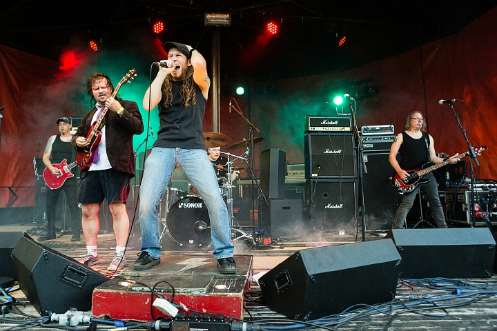 Iese Daase @ OlensFest 2014, picture 27, photographed by Edwin Houdevelt - FrontView Magazine