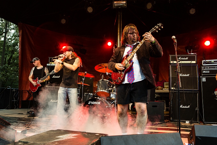 Iese Daase @ OlensFest 2014, picture 43, photographed by Edwin Houdevelt - FrontView Magazine