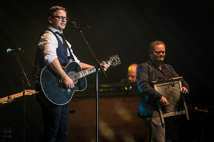 Guus Meeuwis @ Parkfestival Coevorden 2014, picture 16, photographed by Elke Briers - FrontView Magazine