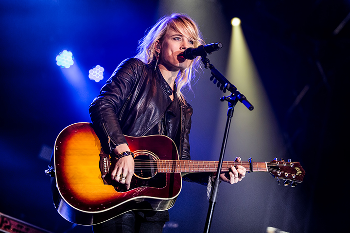 Ilse DeLange @ Parkfestival Coevorden 2014, foto 1, foto's door Elke Briers - FrontView Magazine