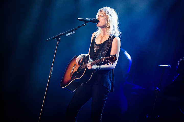 Ilse DeLange @ Parkfestival Coevorden 2014, foto 12, foto's door Elke Briers - FrontView Magazine