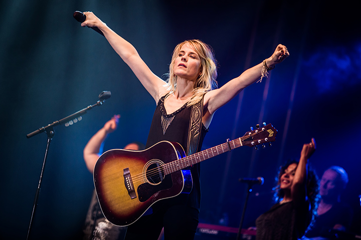 Ilse DeLange @ Parkfestival Coevorden 2014, foto 13, foto's door Elke Briers - FrontView Magazine