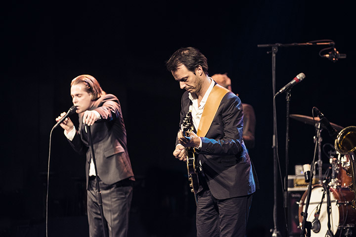 Hans Teeuwen & The Painkillers @ Arenberg, foto 6, foto's door Jef Peeters - FrontView Magazine