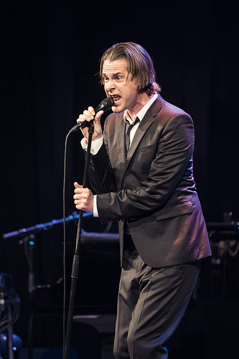 Hans Teeuwen & The Painkillers @ Arenberg, foto 9, foto's door Jef Peeters - FrontView Magazine