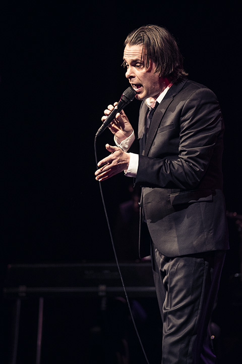 Hans Teeuwen & The Painkillers @ Arenberg, foto 13, foto's door Jef Peeters - FrontView Magazine