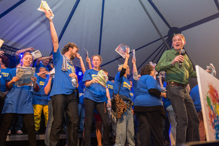 Vlaanderen Zingt 2014 - Sfeerbeelden @ Merksem, picture 4, photographed by Guy Danneels - FrontView Magazine