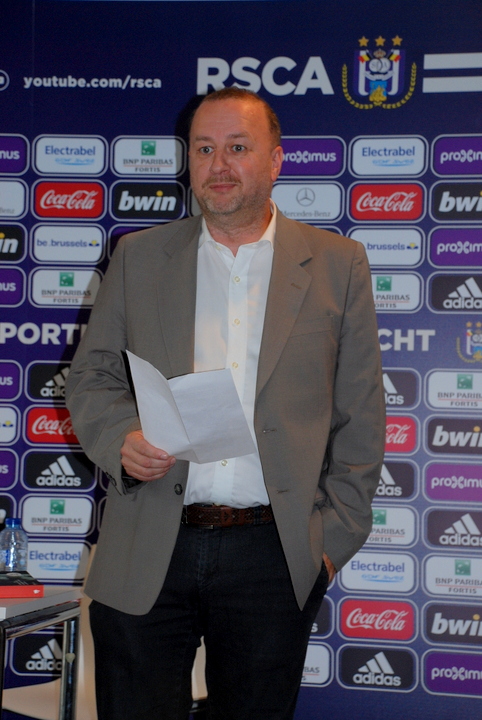 Boekvoorstelling Jan Mulder @ trainingscentrum Anderlecht, picture 4, photographed by Peter Minnebo - FrontView Magazine