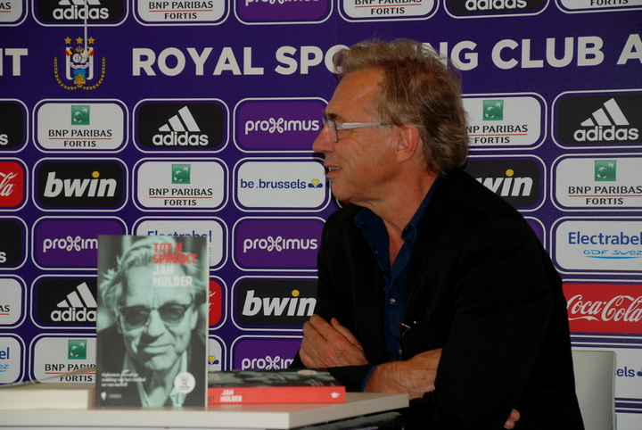 Boekvoorstelling Jan Mulder @ trainingscentrum Anderlecht, picture 7, photographed by Peter Minnebo - FrontView Magazine
