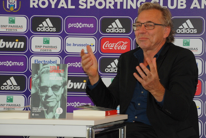 Boekvoorstelling Jan Mulder @ trainingscentrum Anderlecht, picture 9, photographed by Peter Minnebo - FrontView Magazine