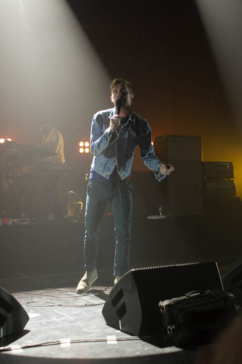 Kaiser Chiefs @ Koninklijk Circus, picture 6, photographed by Nick De Gregorio - FrontView Magazine