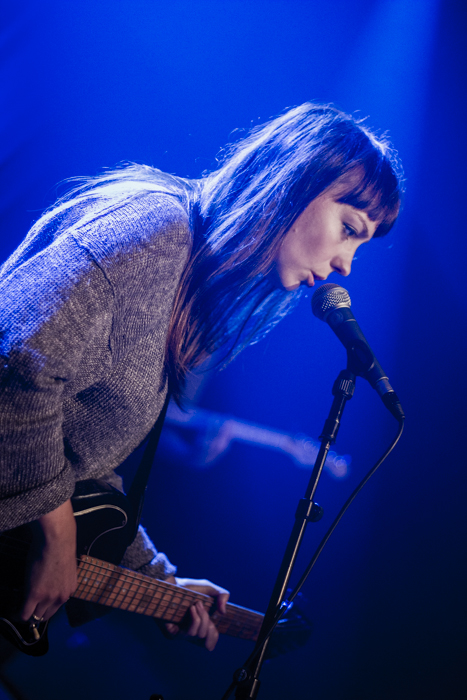 Angel Olsen @ Ab Club, foto 1, foto's door Geert Pieters - FrontView Magazine