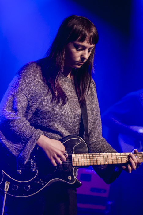 Angel Olsen @ Ab Club, foto 6, foto's door Geert Pieters - FrontView Magazine
