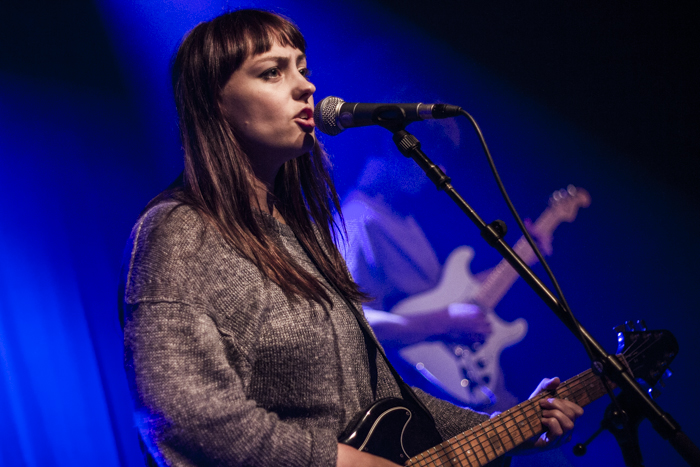 Angel Olsen @ Ab Club, foto 7, foto's door Geert Pieters - FrontView Magazine