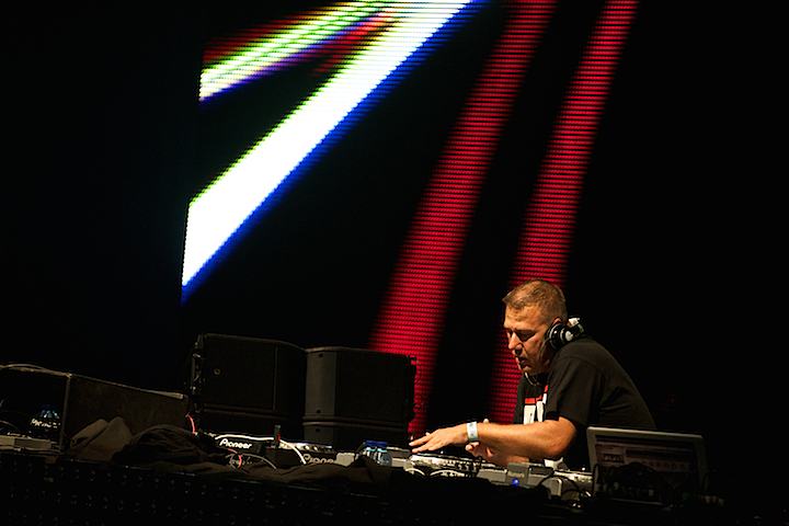 DJ Daddy K @ Urbanice, picture 3, photographed by James Van Roosbroeck - FrontView Magazine