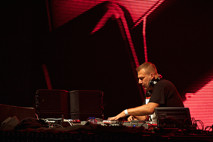 DJ Daddy K @ Urbanice, picture 7, photographed by James Van Roosbroeck - FrontView Magazine