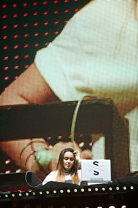DJ Lady S @ Urbanice, picture 3, photographed by James Van Roosbroeck - FrontView Magazine