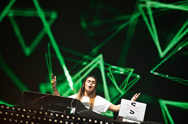 DJ Lady S @ Urbanice, picture 13, photographed by James Van Roosbroeck - FrontView Magazine