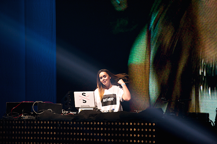 DJ Lady S @ Urbanice, picture 15, photographed by James Van Roosbroeck - FrontView Magazine