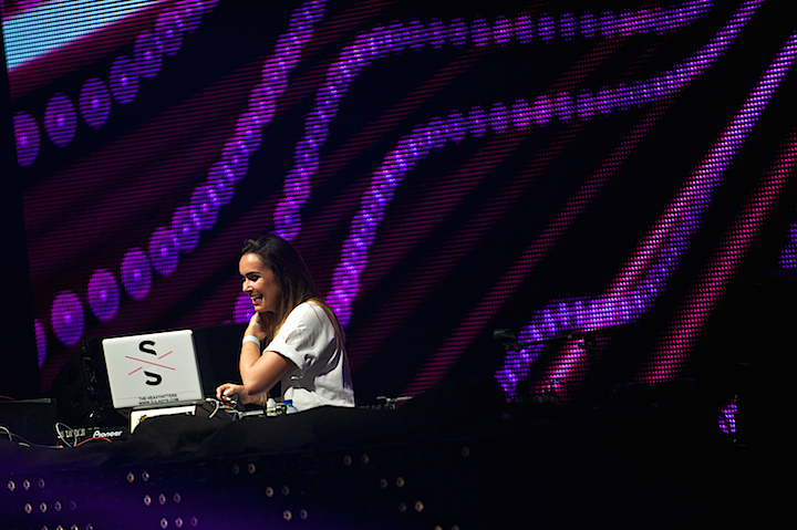 DJ Lady S @ Urbanice, picture 19, photographed by James Van Roosbroeck - FrontView Magazine