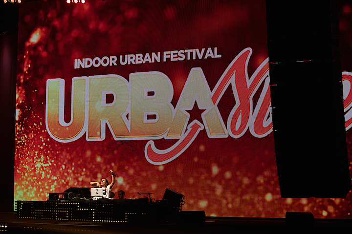 DJ Lady S @ Urbanice, picture 21, photographed by James Van Roosbroeck - FrontView Magazine