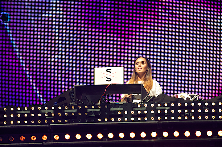 DJ Lady S @ Urbanice, picture 25, photographed by James Van Roosbroeck - FrontView Magazine