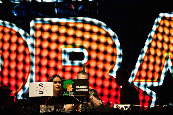 DJ Lady S @ Urbanice, picture 29, photographed by James Van Roosbroeck - FrontView Magazine