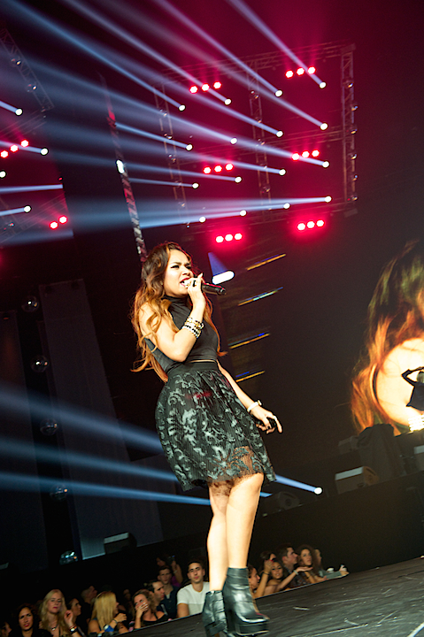 Lumidee @ Urbanice, picture 4, photographed by James Van Roosbroeck - FrontView Magazine