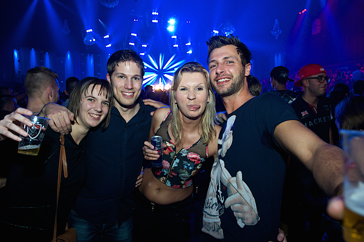 Sfeerbeelden @ Urbanice, picture 29, photographed by James Van Roosbroeck - FrontView Magazine