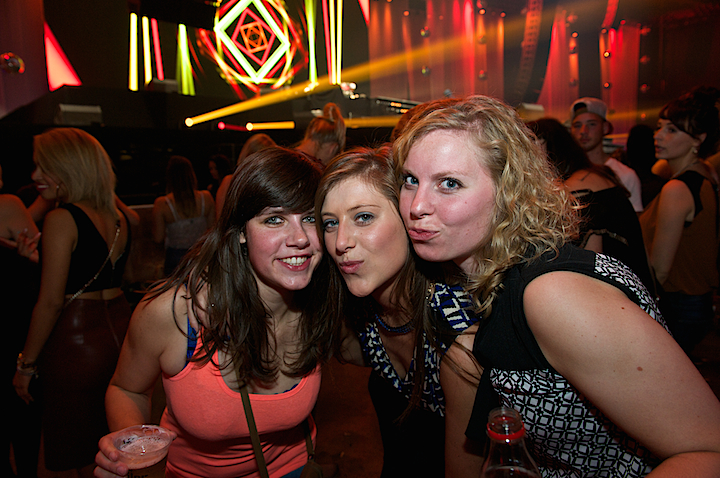 Sfeerbeelden @ Urbanice, picture 35, photographed by James Van Roosbroeck - FrontView Magazine