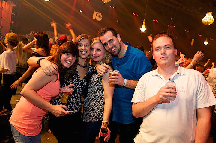 Sfeerbeelden @ Urbanice, picture 36, photographed by James Van Roosbroeck - FrontView Magazine
