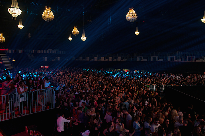 Sfeerbeelden @ Urbanice, picture 51, photographed by James Van Roosbroeck - FrontView Magazine